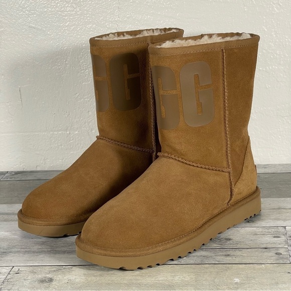 UGG Women's Classic Short Rubber Logo Cold-Weather Boots - Chestnut - Sz-6 .US - Picture 4 of 14